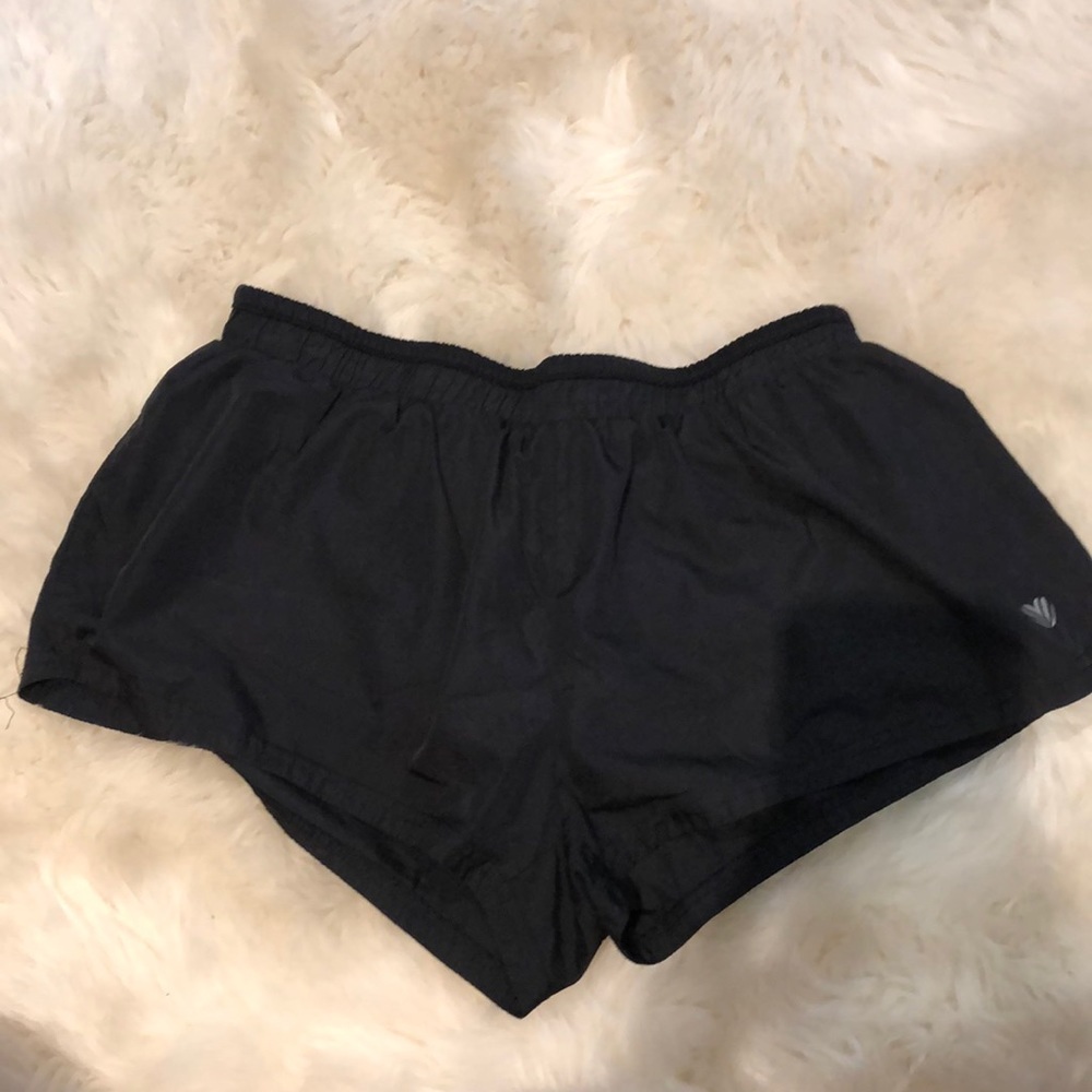 BLACK RUNNING SHORTS SIZE MEDIUM